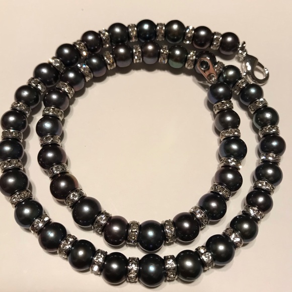 Luxe Black Peacock Pearl and Crystal Necklace - Picture 7 of 9